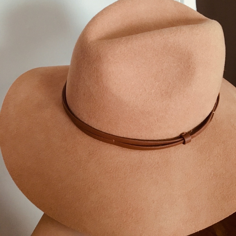 Wide brim floppy fedora